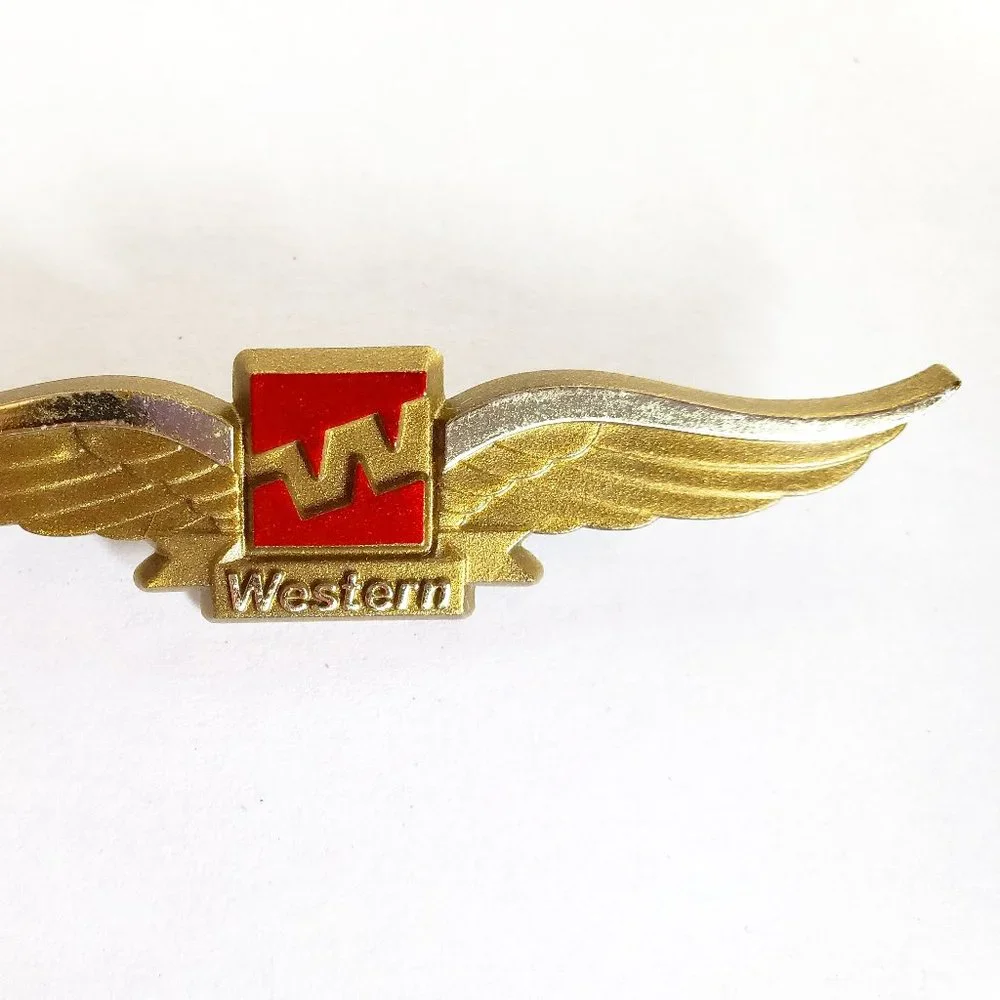 Vintage Western Airlines Junior Pilot Plastic Wings Pin - Measure 2 5/8